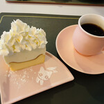TOYOTA ONE EIGHT COFFEEROASTER - バスレチーズケーキと珈琲