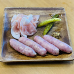 つくばブルワリー - 味麗豚ソーセージと生ハム（900円）