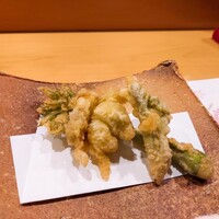 旬菜 おぐら家 - ⚫山菜の天ぷら　うど　蕗の薹　たらの芽