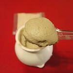 とろり天使のわらびもち - クリームほうじ茶/わらび餅」550円