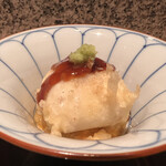 天ぷら うらかみ - フグの白子の天ぷらの下にウニを混ぜ込んだご飯　感動的に美味しかったです。