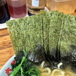 ラーメン六角家 - 海苔増しは7枚100円。