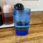 ラーメン六角家 - 水。