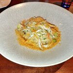 フィオリスカ - 一皿目の手打ちパスタ：鮎の稚魚、ブロッコリー、カラスミのパスタ