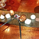 フィオリスカ - 小さなデザート（生キャラメル、カヌレ、マシュマロ、メレンゲ、生チョコ）