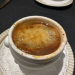 ステーキハウス リブルーム - ここのね。オニオングラタンスープは本当に飲んでほしいです。めっちゃ旨い理想的オニグラです