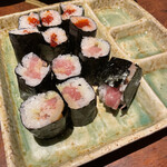 わさび - すじこの細巻きととろたくの細巻き