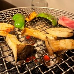 炭火焼肉ホルモン 横綱三四郎 - 焼き野菜三種盛¥869