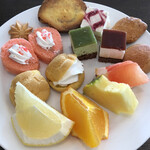 スクエア - デザート（フルーツ／プチシュー／ミニケーキ／ラスク＆クッキー）