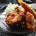 Sakudaira Shokudo - Close-up of Chicken Kara-age and Shrimp Fry Set Meal!