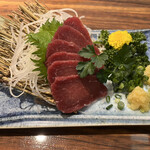 Hanakoma - 馬刺し モモ 780円