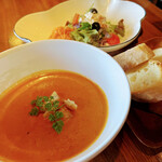 クイーンズ スープ カフェ - オマール海老のビスク 800円 + bset(パン・本日のデリカ・ドリンク・デザート) 550円