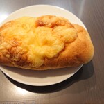フレッシュベーカリー パンチ - 料理写真:チョリソーのパン