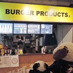 BURGER PRODUCTS - 本町に新しくオープンしたニュースタイルのフードコート『HUB KITCHEN』には他にも気になるお店が・・・こちらの『BURGER PRODUCTS(バーガープロダクツ)』のハンバーガーも食べてみよう。ちびつぬ「お店のハンバーガーの写真が美味しそうだったの～」