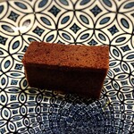 丸喜すし - ほうじ茶のカステラ