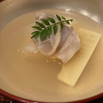 Nihon Ryouri Isegin - 【椀 物】～ 地蛤と新筍の潮仕立て 独活　丸大根 木の芽