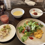 ホテルヴィソン - スムージー、コーンスープ、農園サラダ、ヨーグルト