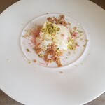 アル・ケッチァーノ - ◆本日のドルチェ いちごを 包み込むヨーグルトのムース