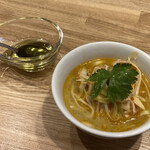 八幡麻婆 雅 - ピリ辛ネギラーメンと自家製山椒オイル