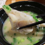 五十六屋 - カワハギの後造りのお味噌汁です