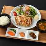 炭火焼きと羽釜ご飯 あいたか - ハーブ鶏モモ舘焼定食