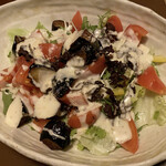 旬酔基じ - 揚げナスのシーザーサラダ♬
      少なめ！って言ったのに…笑