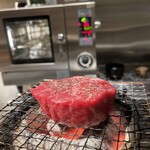 中津をにく - 【 敬産牛ロース炭藁焼き 】