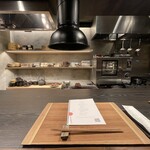 中津をにく - 改装して、席数が増えた