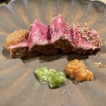 中津をにく - 【 敬産牛ロース炭藁焼き 】