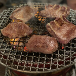 炭火焼肉ホルモン うらら - 