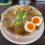 Chuukamentei Murasakiya - やわらか肉そば(煮玉子入り)