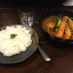 ダルオ - s.s.s.カレー1300円。ソフトシェルシュリンプの衣も美味しい。