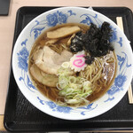 Yoneyama Sa-Bisueria No Borisen Fu-Doko-To - 醬油ラーメン（税込み６５０円）