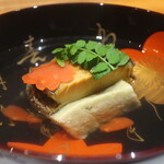 日本料理 幸庵 - 蕗の薹豆腐と蚫の煮物椀アップ