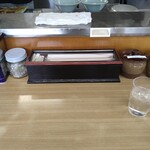 ラーメン 奥津家 - 卓上