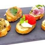 Five kinds of bruschetta