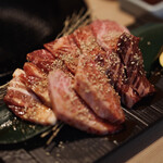 Wagyu Ue-Go Mesuu Shi To Jukusei Gyuushi Taniku Ya Ichiyuku - ランチのお肉