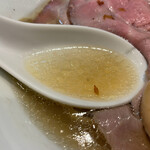 燃えよ麺助 - 金色貝そば（スープ）