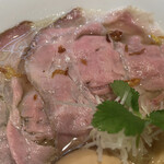 燃えよ麺助 - 味玉金色貝そば