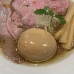 燃えよ麺助 - 味玉金色貝そば