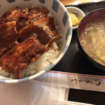 ミルキーウェイ - 激辛豚丼（バラ肉 辛い）A（110g）味噌汁漬物付