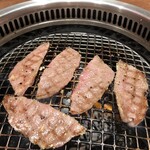 焼肉 静龍苑 - 上カルビ