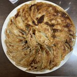 目黒ぎょうざ 宝舞 - 料理写真:焼き上がりです
