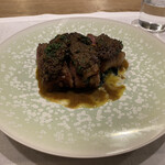 シャントレル - アイルランドビーフのステーキ、ソースモリーユ、モリーユ茸