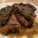 シャントレル - アイルランドビーフのステーキ、ソースモリーユ、モリーユ茸