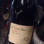 Deli＆Bar 秀 - チリの有機ワイン、Cono Sur、ピノノワールです。やや重めながら程よい酸味とフルーティーな香りの良いワインです