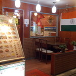 Asian mint Caf'e - 店の入口