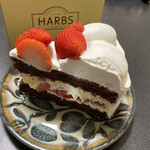 ハーブス - ストロベリーチョコレートケーキ（左側）