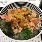 日本橋海鮮丼 つじ半 - 特上の具材を混ぜ混ぜ