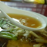 栄屋ミルクホール - ラーメンのスープ